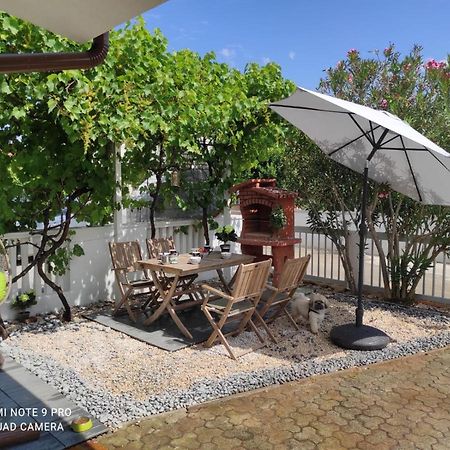 Holiday Home Morgan Vir Ngoại thất bức ảnh